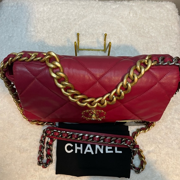 Chanel Red large 19 Flap Bag - Picture 5 of 16
